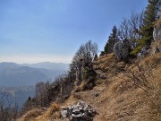 45 Dalla baita di Cima Cornetti scendo su sentierino panoramico in Alben